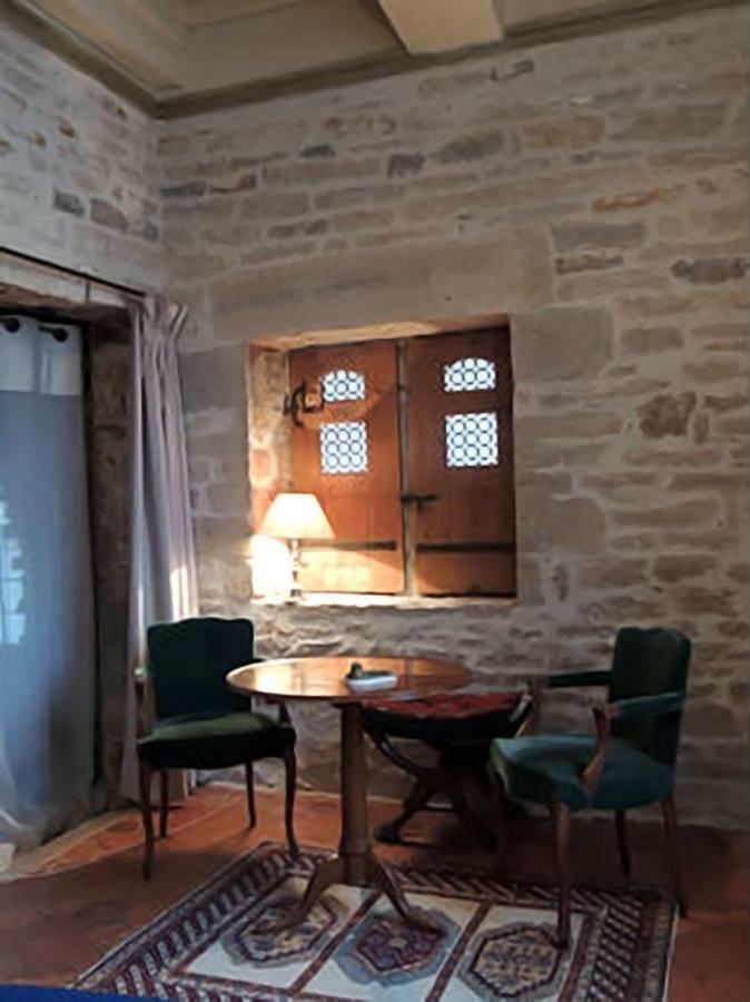 Maison Romane 1136 คลูนี ภายนอก รูปภาพ